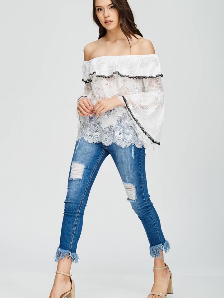 Top con spalle scoperte in pizzo per la vendita all'ingrosso da parte di Ambi Design