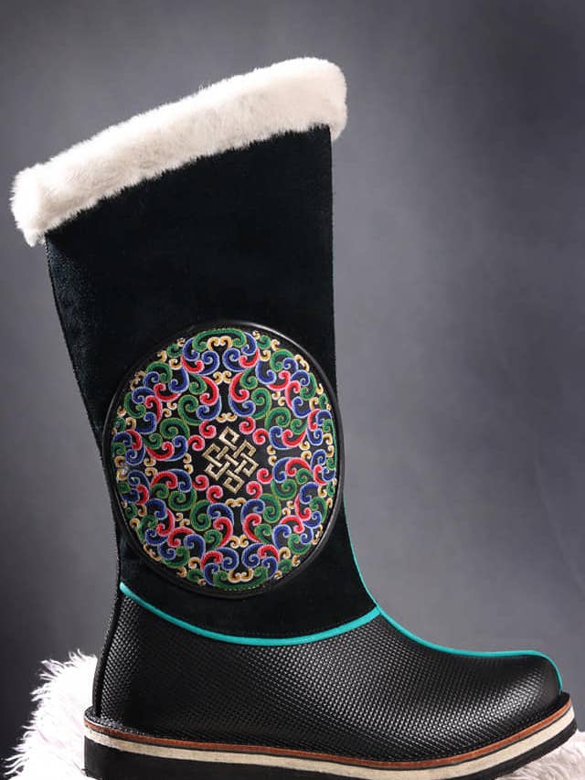 13 th Century Cowhide Queen Boots for wholesale by Mongulai