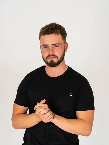 Camiseta preta minimalista por atacado de RIOT