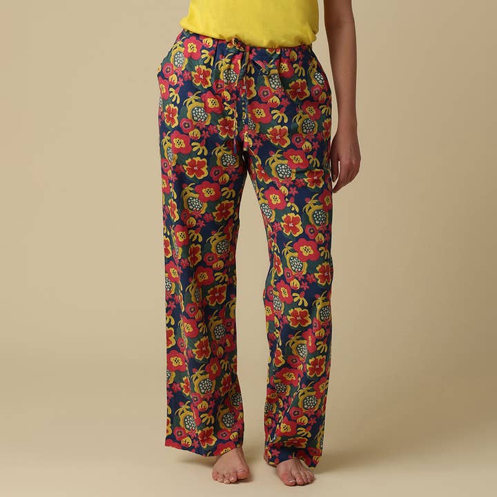 Hailey Hose in einer Tasche für den Großhandel von Mahogany