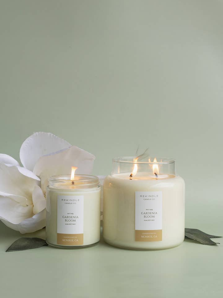 Vela de Soja com Pavio de Algodão Gardenia Bloom por atacado de Rekindle Candle Co