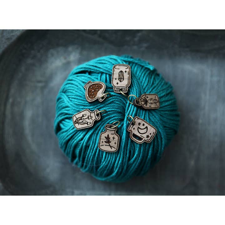 Sunrise Grove - Wholesale Knitting/Crochet Supplies - Apothecary Knitting Stitch Markers Walnut Set of 62