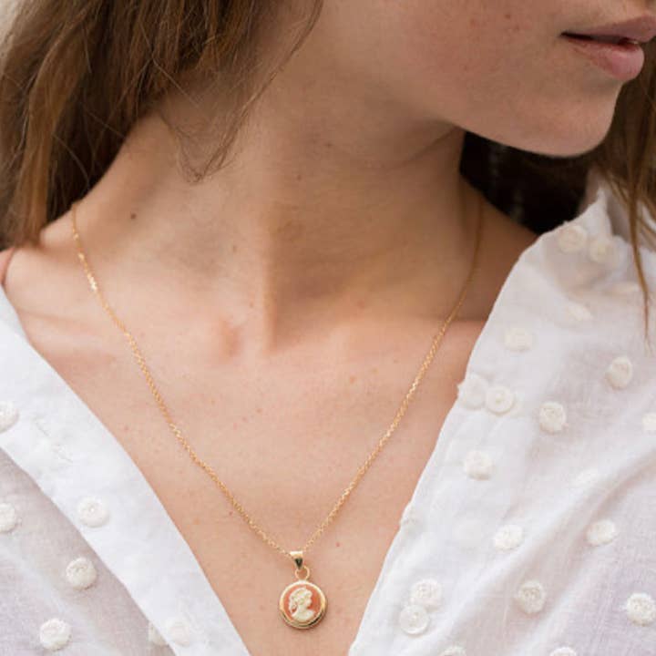 Julide Bijoux - Wholesale Pendant/Charm Necklace - Round cameo pendant2