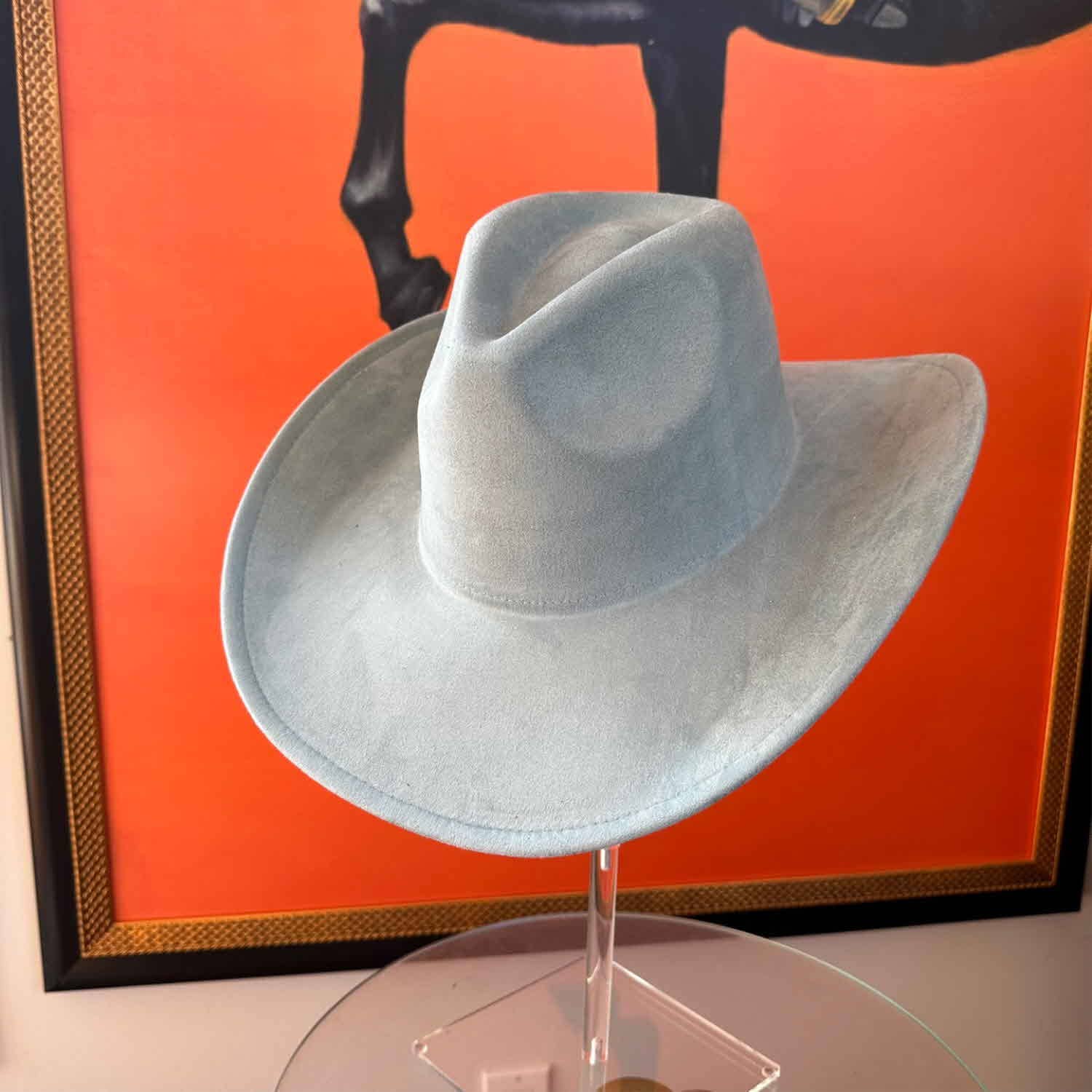 Queens INC - Vente Chapeau de cowboy – femme - Chapeau de cowboy en daim végan avec bord plat rigide6