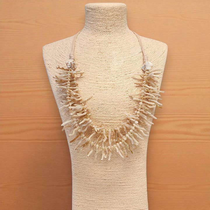 Bijoux Envie Statement Jewelry - Vendita all'ingrosso Collane di perline/perle - Collana a più fili con perline di corallo | Boho costiero1