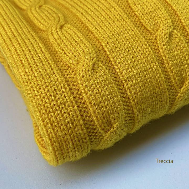 Unisex Pullover aus reiner Wolle mit Zopfmuster - Handgemacht für den Großhandel von Il Tocco di Minerva