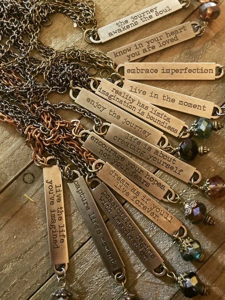 Cotação de Colares por atacado de Savannah Hoffman Designs Artisan Jewelry