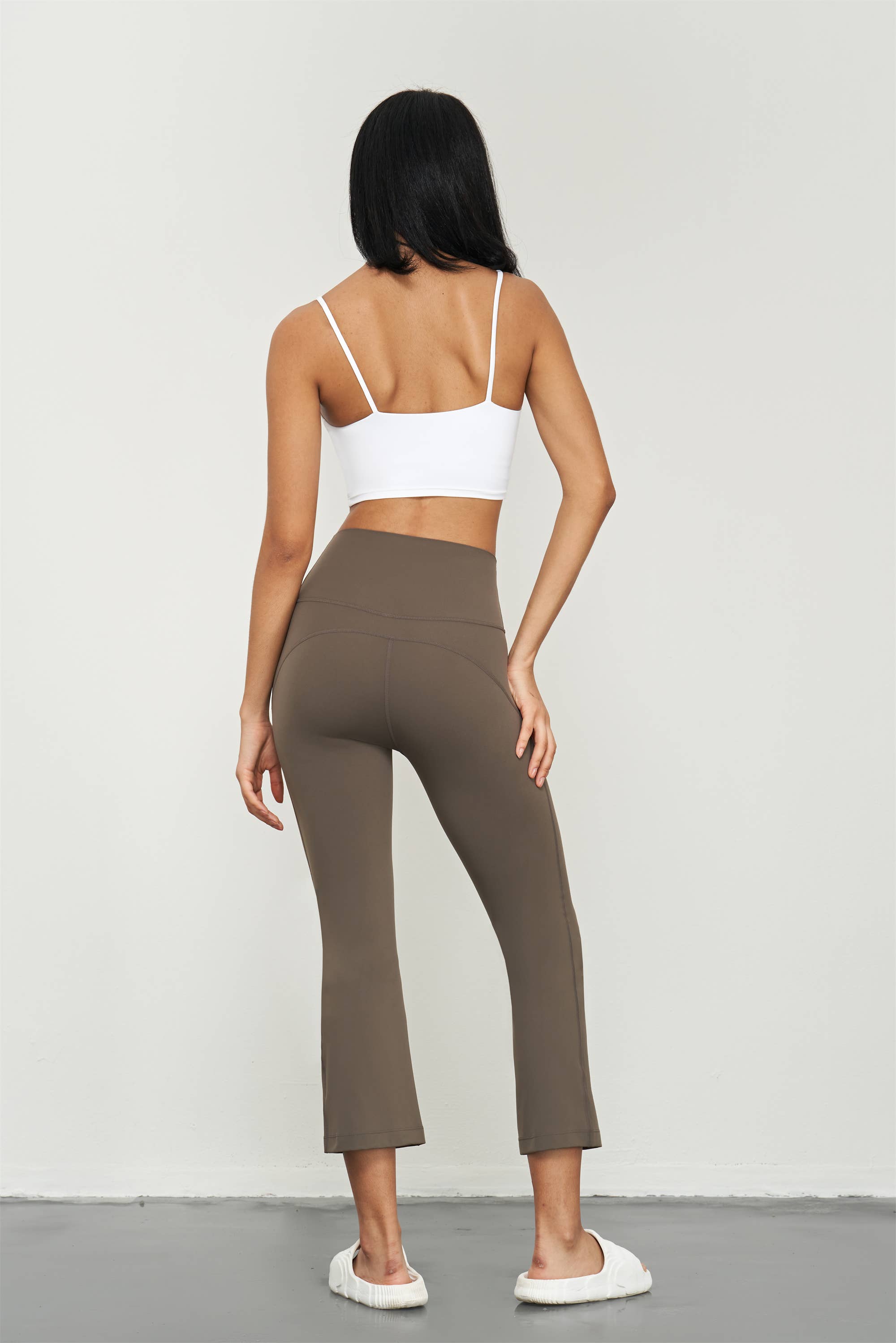 91thelabel - Vente Pantalon de sport – femme - Pantalon de yoga Zinnia Lycra® avec évasement à la cheville13