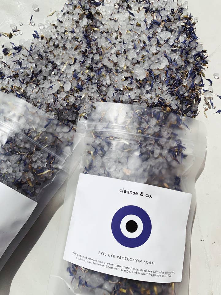 Soin protecteur pour les yeux Evil pour la vente par Cleanse & Co.