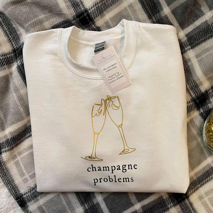 Champagne Problems, collection Nouvel An, col rond pour la vente par The Crafty Tee