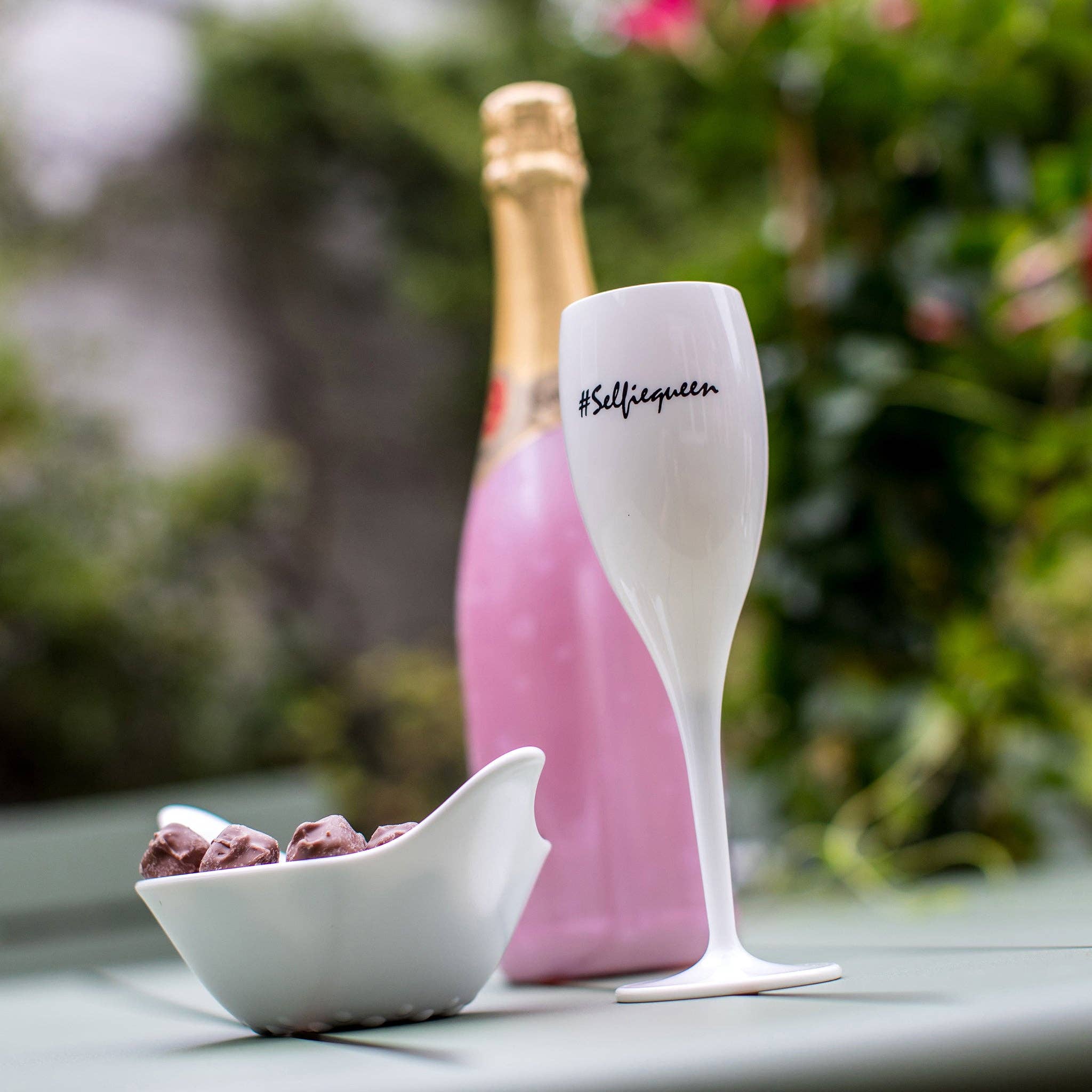 Cotton white Glass with Print CHEERS No. 1 SELFIEQUEEN for wholesale on Faire1