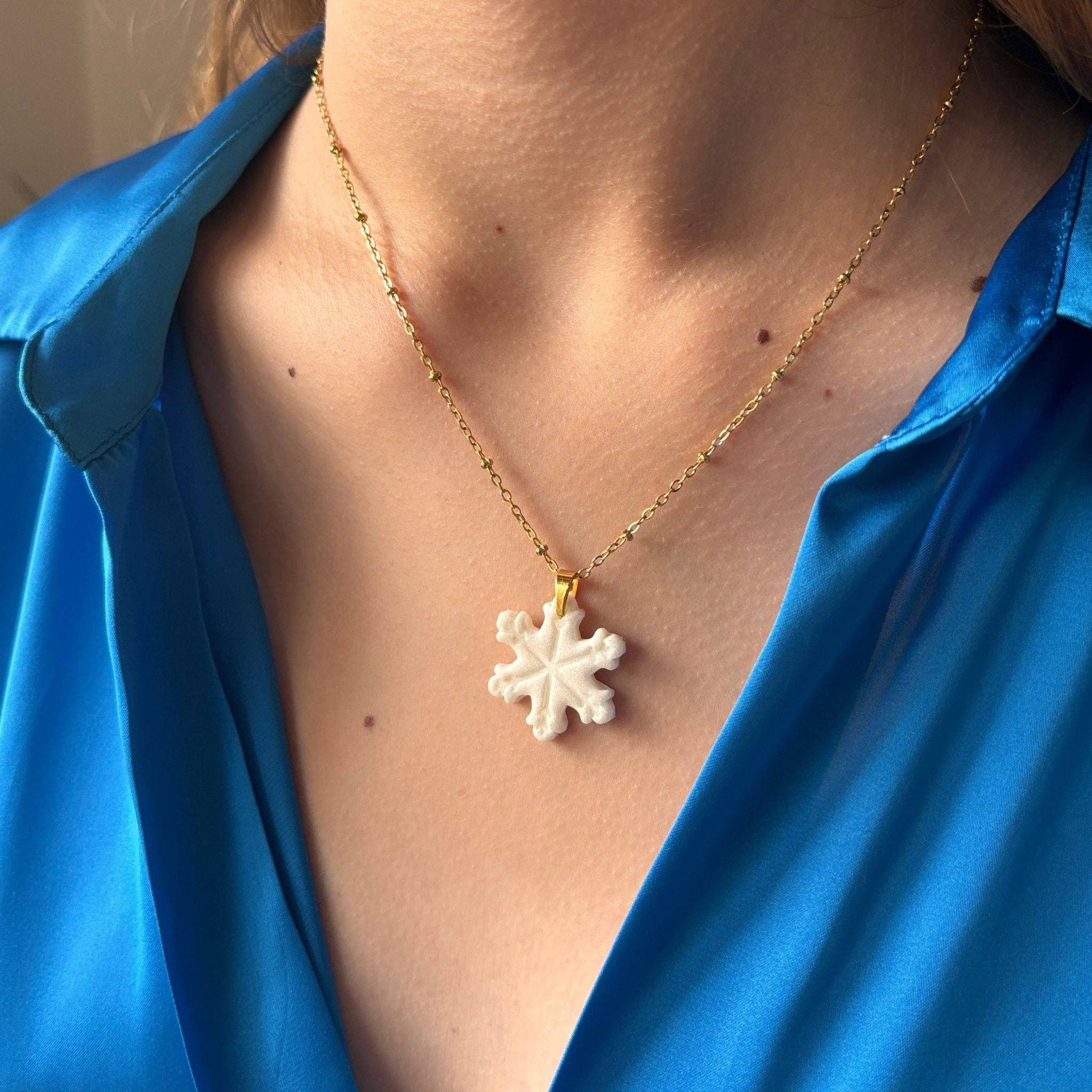 DUESTELLE ITALIA – wholesale Hänge-/berlockhalsband – WINTER GLOW - Handgjord snöflingahalsband2