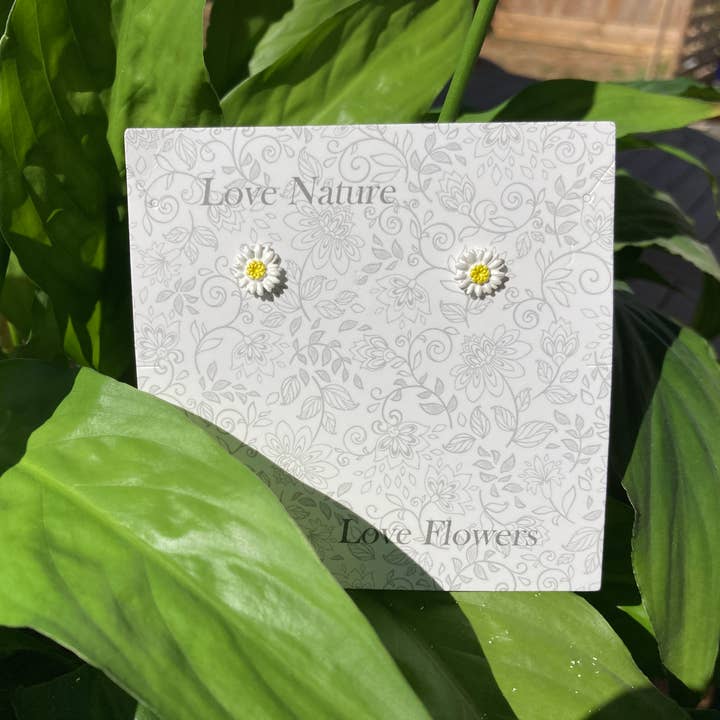 Alexander Thurlow & Co Ltd – wholesale Stud/post earrings – Daisy White Flower Post Stud Earrings1