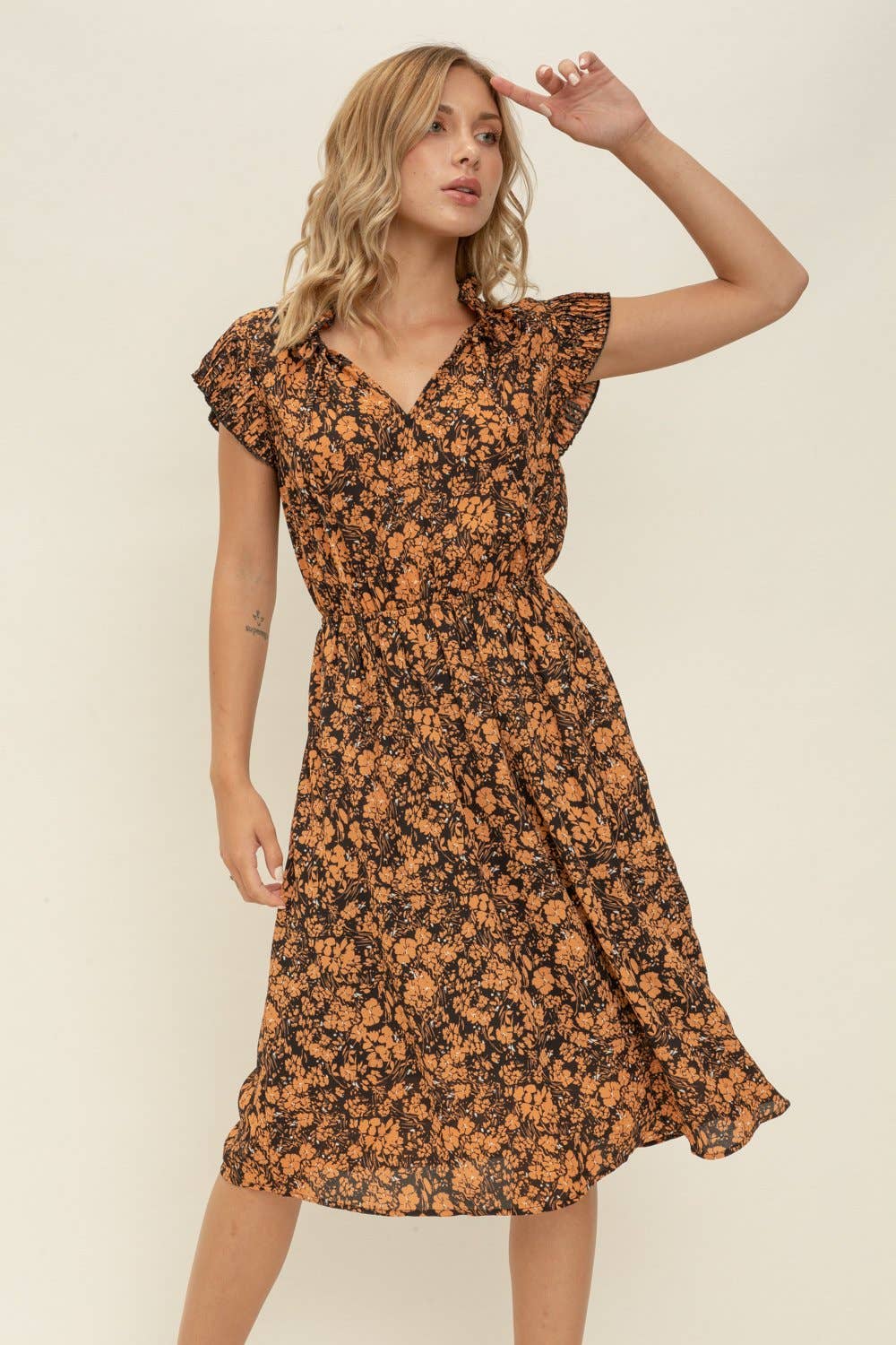 ZWART 32061-1 Midi-jurk met geplooide mouwen en bloemen print voor groothandel op Faire4