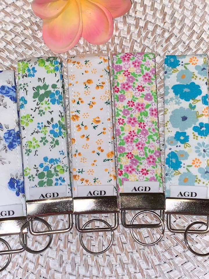 Handgjorda nyckelringar, nyckelband, handledsband - Begränsad upplaga - Blommor 2 för wholesale av Ann Gregory Designs