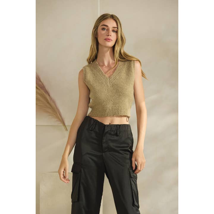 Gebreid vest met V-hals voor wholesale door Honey Mango