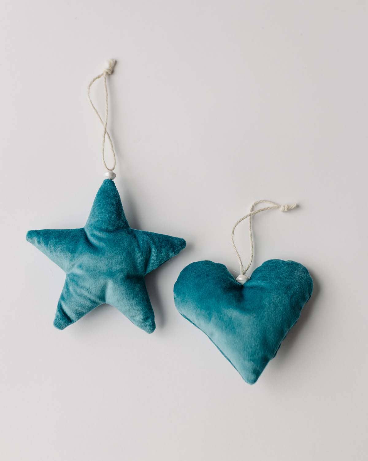 Vi Bella - Wholesale Ornament - Velvet Ornament0