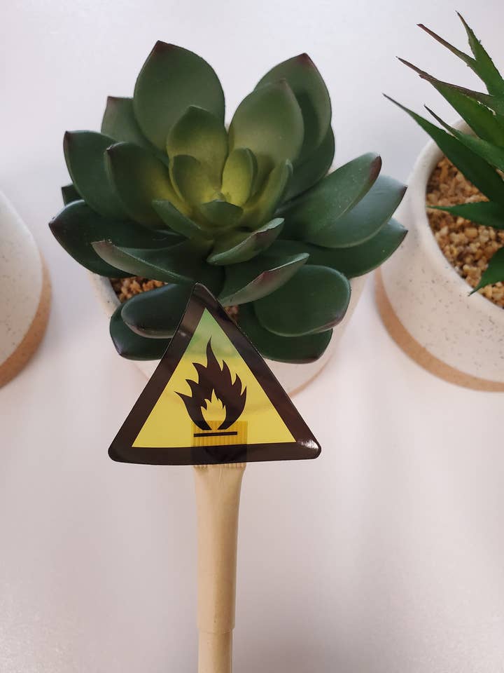 Brandwaarschuwing Heldere Vinylsticker voor wholesale door Fig Tree Works