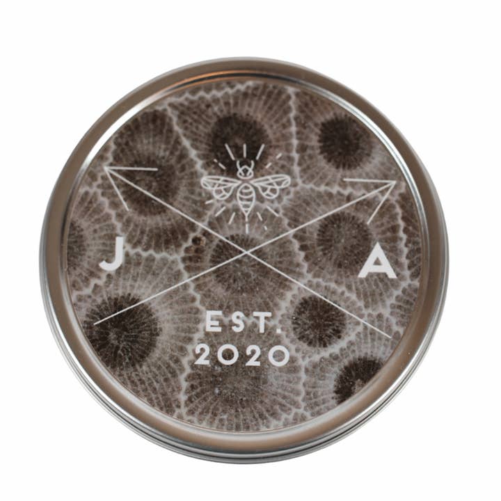 June Apothicarie - Vente Bougies de voyage - Bougie en étain Petoskey Stones® Wooden Wick 11 oz - Michigan3