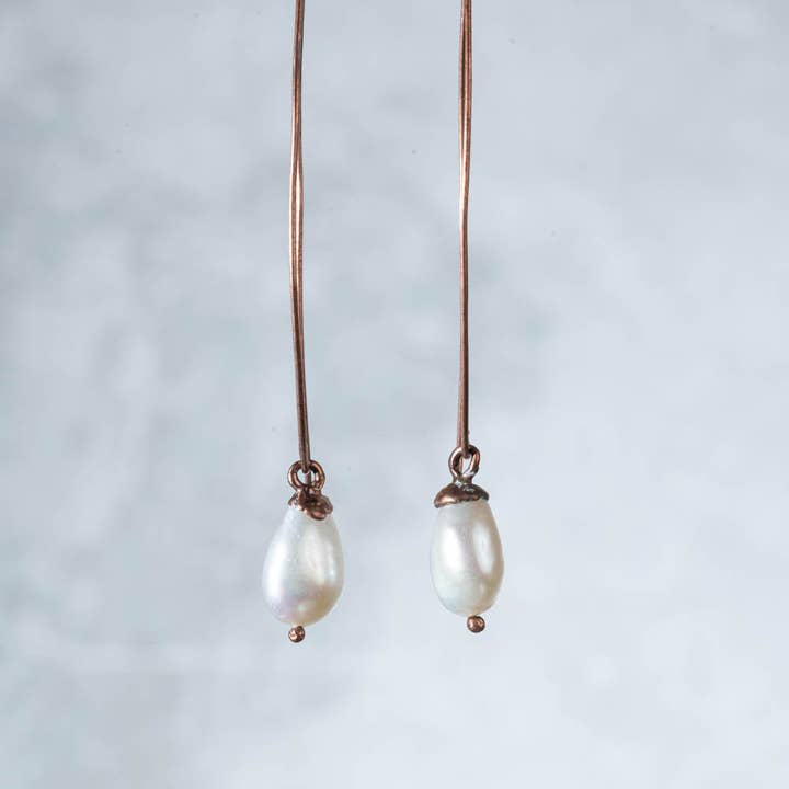 Silver Coast Designs – wholesale Dangle earrings – Freshwater Pearl Dangle Earrings