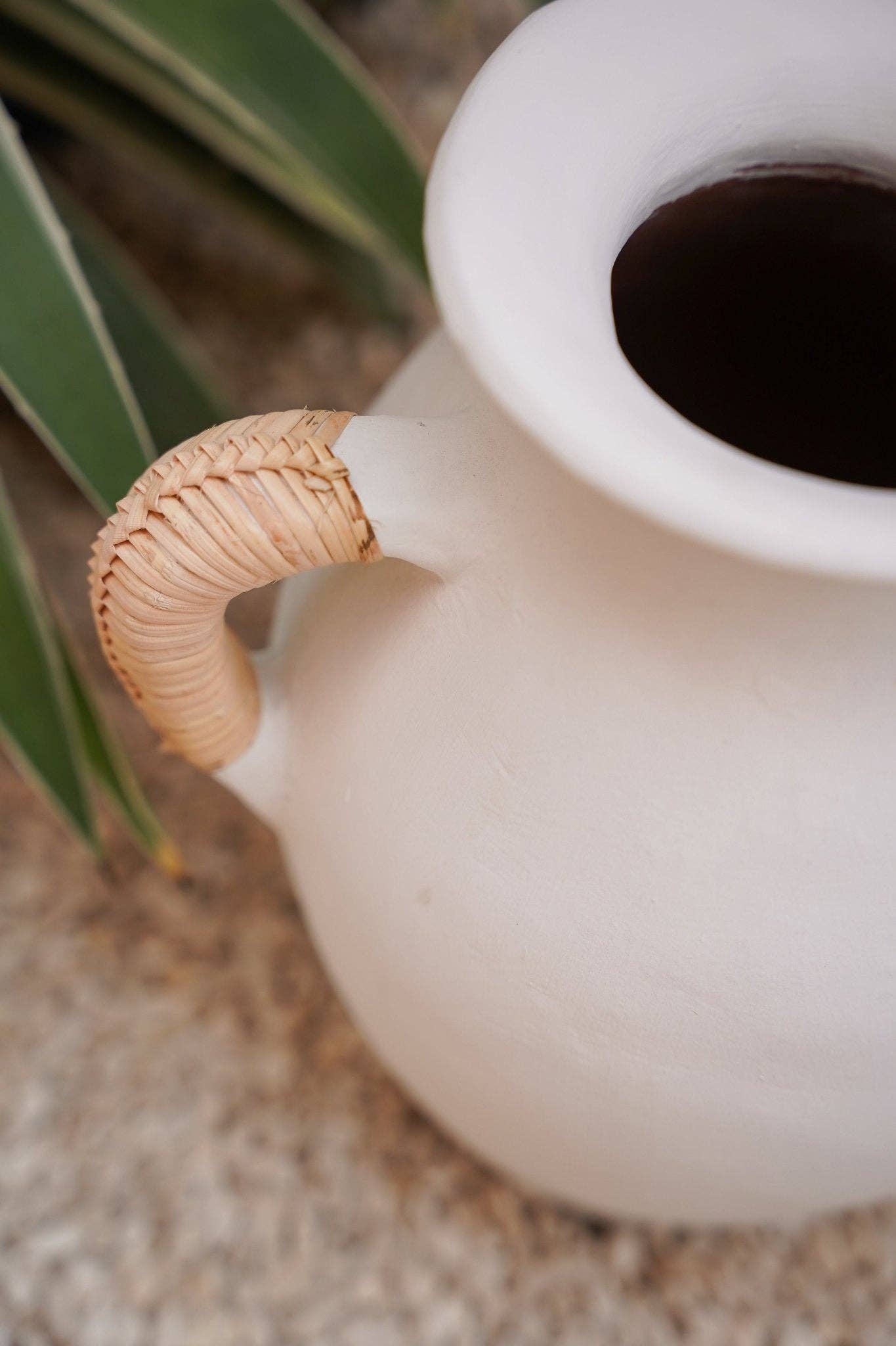 Hippie Monkey - Wholesale Vase - The White Rattan Vase — L — Hippie Monkey1