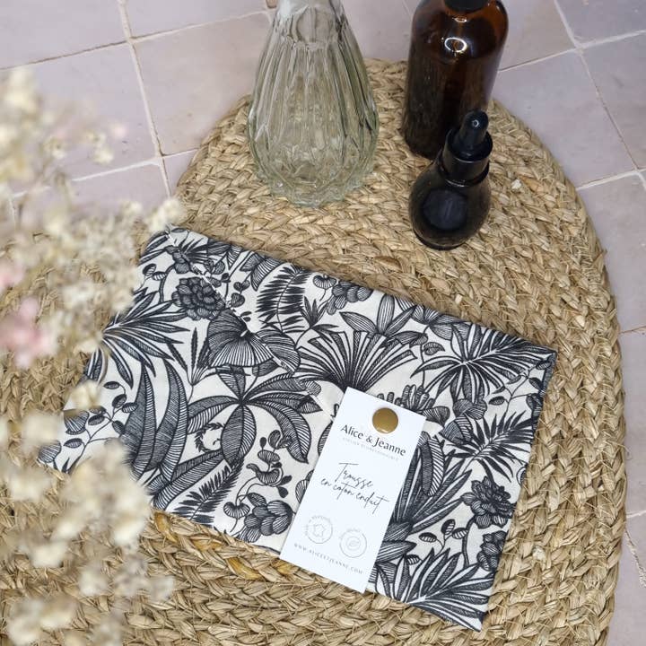 Java coated cotton makeup bag for wholesale by Alice et Jeanne