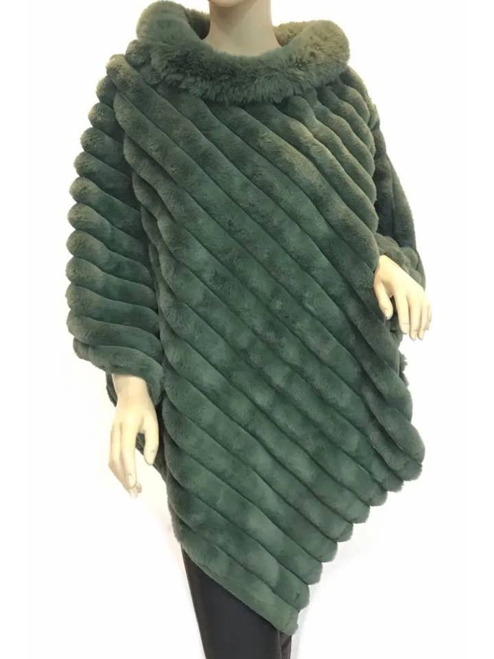LOOWIE - Wholesale Poncho – Women's - 068 Luxurious Green Faux Fur Ribbed Poncho with Plush Collar9