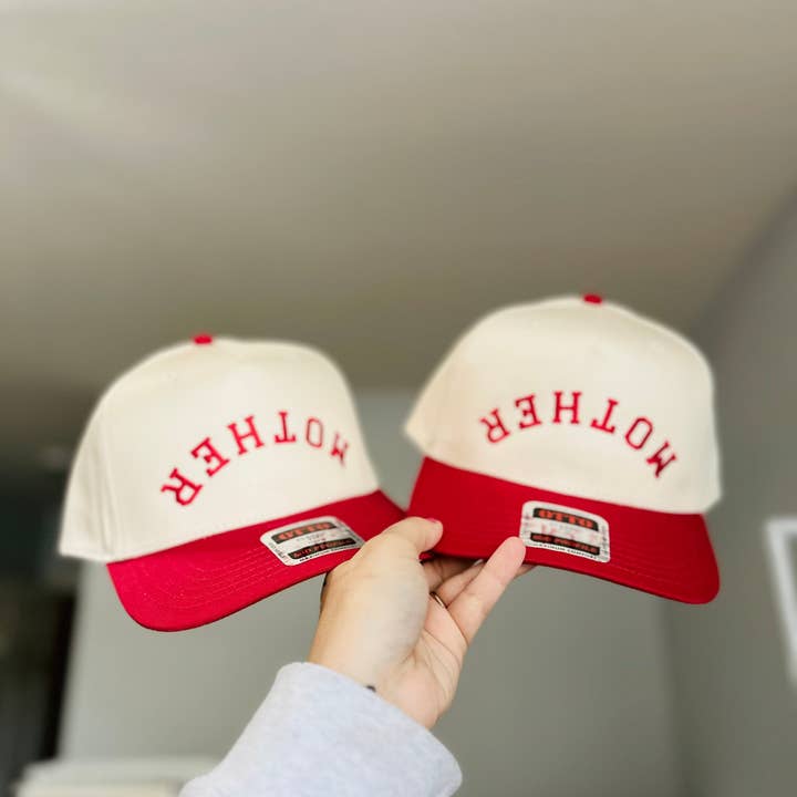 Cappello Ricamato con Madre a Testa in Giù per la vendita all'ingrosso da parte di Southern N Savvy