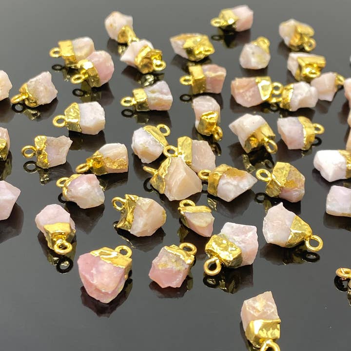 10 Stück rosafarbene Opal-Charms mit roher Kappe, natürlicher rosafarbener Opal, roher galvanisierter Opal, Großhandel für Schmuck, 12-15 mm für den Großhandel von Akstar Gems