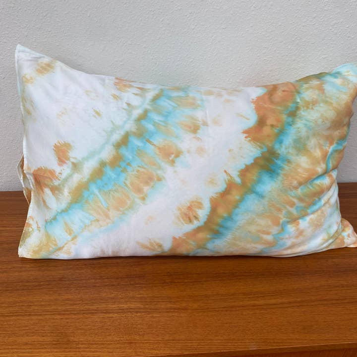 Hand-Dyed 100% Mulberry Silk Pillowcase for wholesale by House of Azurite