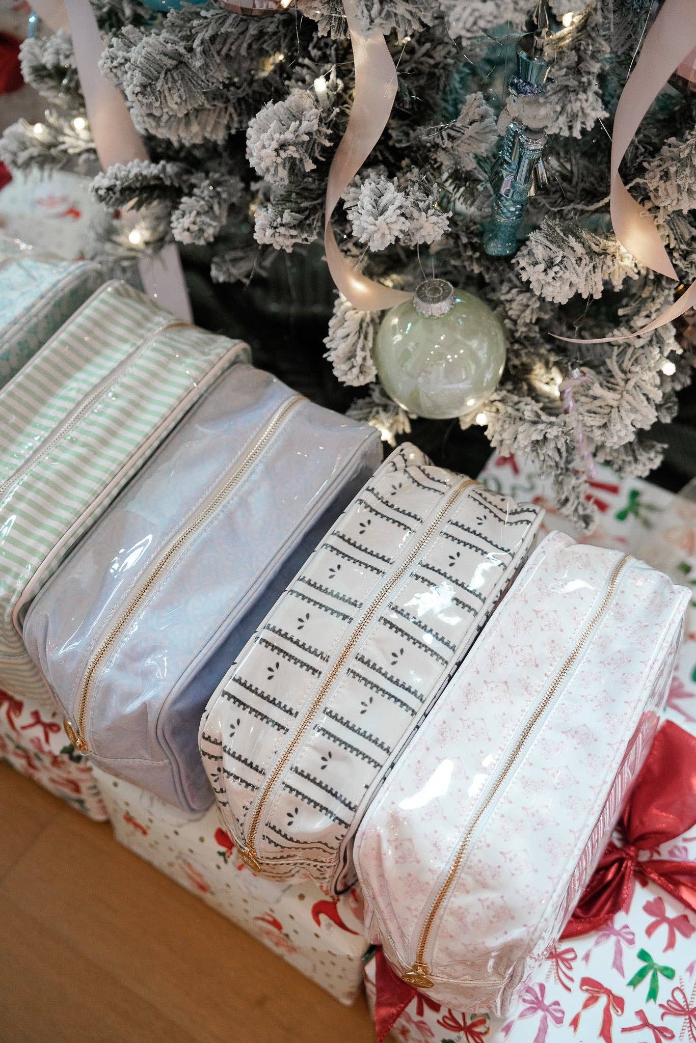 KENZKUSTOMZ - Vente Trousses de maquillage/cosmétique - Trousse de Toilette Clear Coat XL27