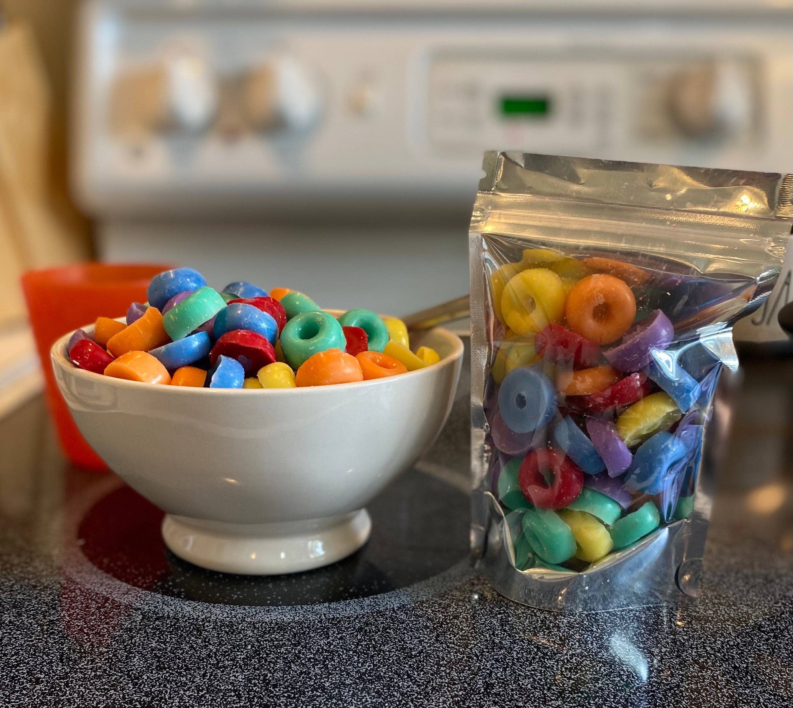 Sugar and Spice Custom Creations - Wholesale Wax Melt - Fruity Loops Wax Melts / Food Shaped Wax Melts