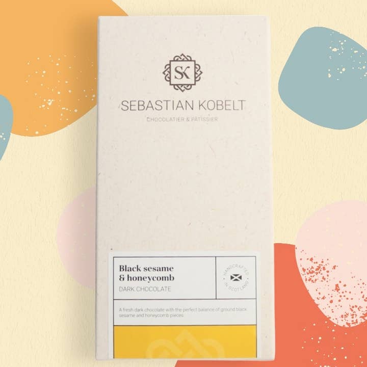 Sort sesam & honeycomb mørk chokolade for engroshandel hos Sebastian Kobelt Chocolatier