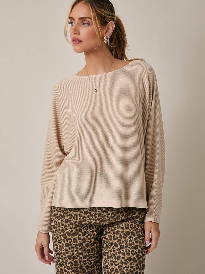 HAUT À MANCHES LONGUES À COL BATEAU pour la vente par GILLI