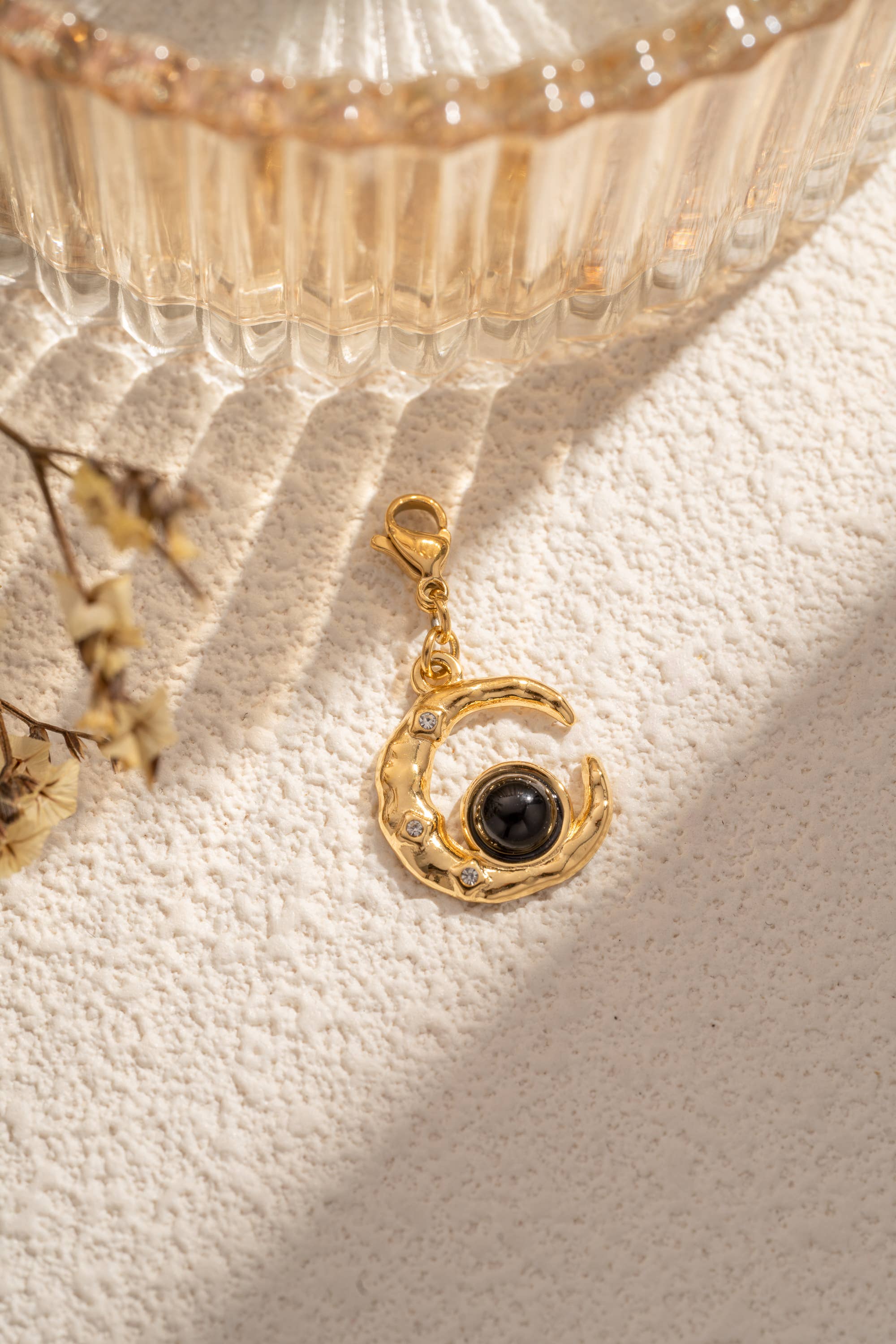 COSMOS - Vente Breloques/médailles personnalisées - Charm lune dorée pendentif pierre naturelle acier inoxydable3