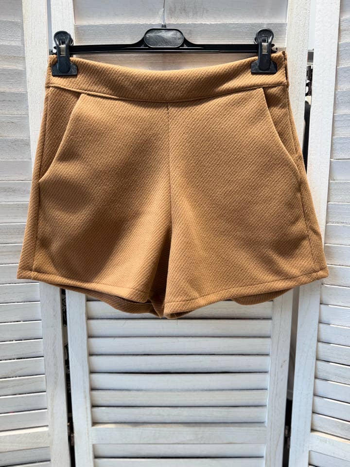 VICTORIA&ISAAC - Wholesale Shorts - Women's - Elegant Women's Shorts - 1336camel4