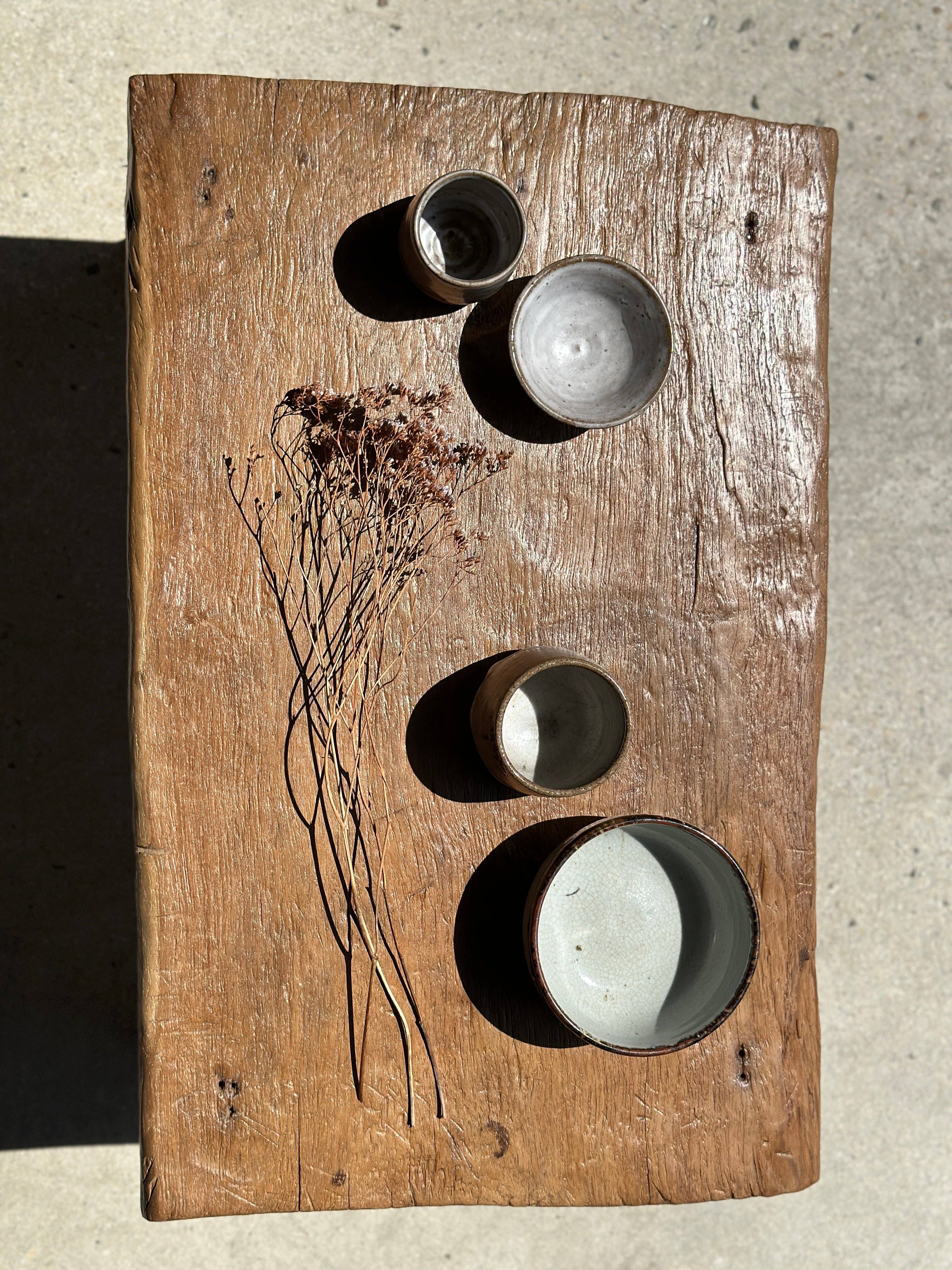 Office Objets – Großhandel Beistelltisch – Kleiner leichter Couchtisch aus hellem Teakholz mit vier Beinen H: 30 L: 63,5 B: 40 cm60