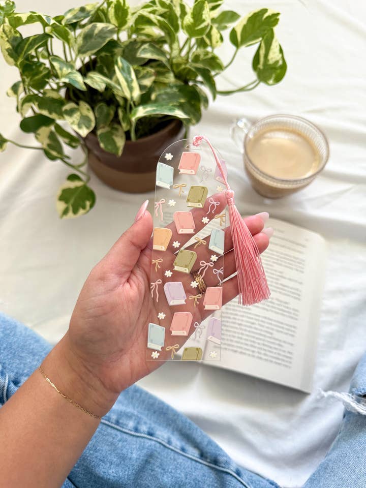 Pastell Bokälskare Akryl Bokmärke med Tofs, Bokälskarens Gåva för wholesale av Birdie & Co.