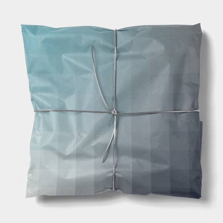 Blå og grå gradient blokke gaveindpakning for engroshandel hos The Design Craft