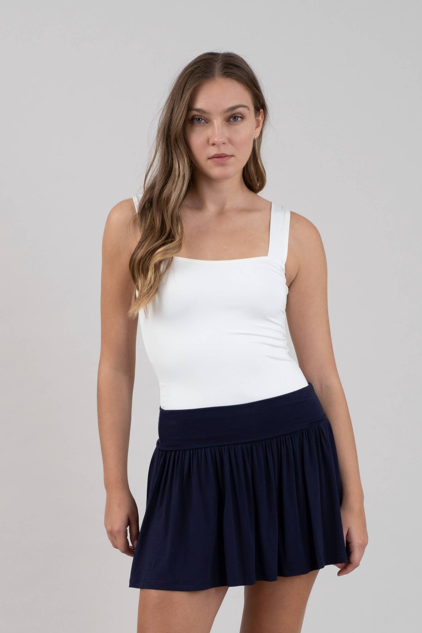 The Workshop Studio - Wholesale Knit Top - Women's - REVERSIBLE SQUARE NECK SEAMLESS CAMI14