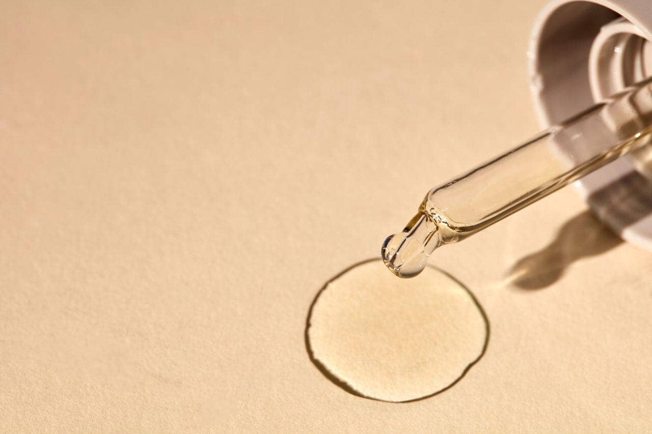 HOUSE OF GRŌ – wholesale Ansiktsolja – VID GRYNINGEN - FÖRYNGRANDE DAGSOLJA1