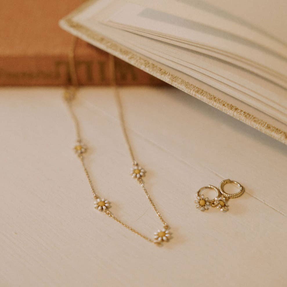 Mauve Jewelry Co. - Wholesale Pendant/Charm Necklace - Carolina Daisy Necklace5