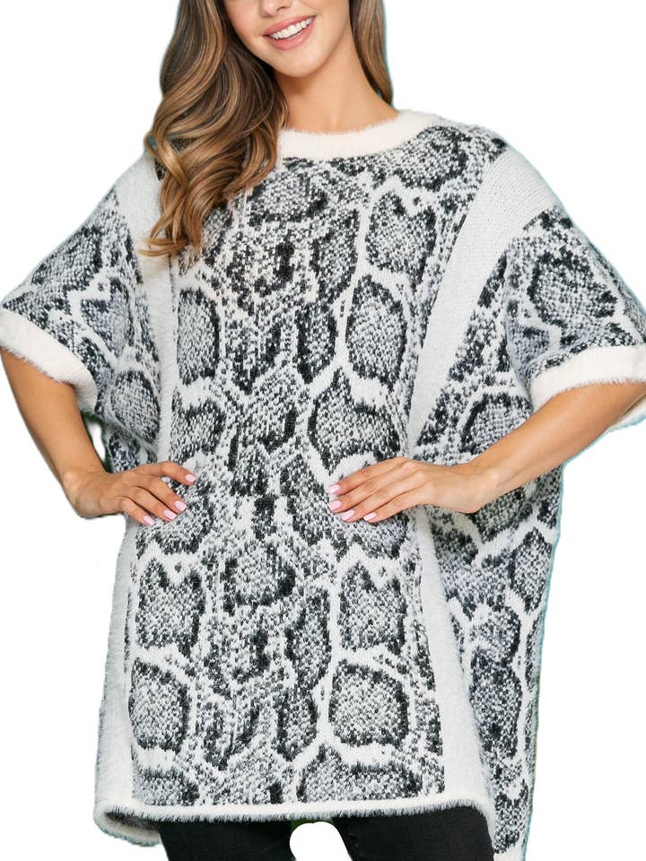 Python Journey | Poncho a maniche corte con stampa serpente per la vendita all'ingrosso da parte di Justin & Taylor