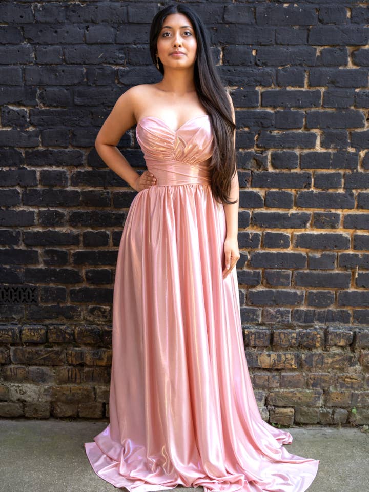Blush VESTIDO DE BAILE SELENE COUTURE ANASTASIA BLOOM - ESTILO 1202 para venda a revendedores na Faire2