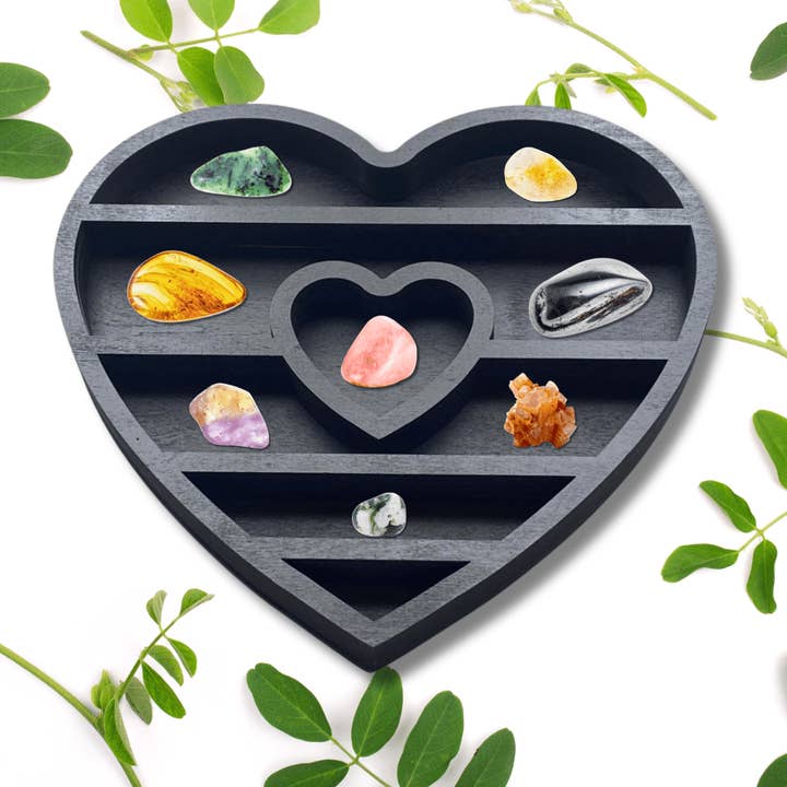 Étagère murale suspendue en forme de cœur imbriqué en bois noir peint pour la vente par Crystal River Gems LLC