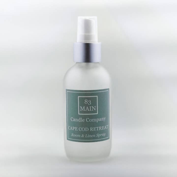 Chambre et linge de maison Cape Cod Retreat pour la vente par 83 Main Candle Company