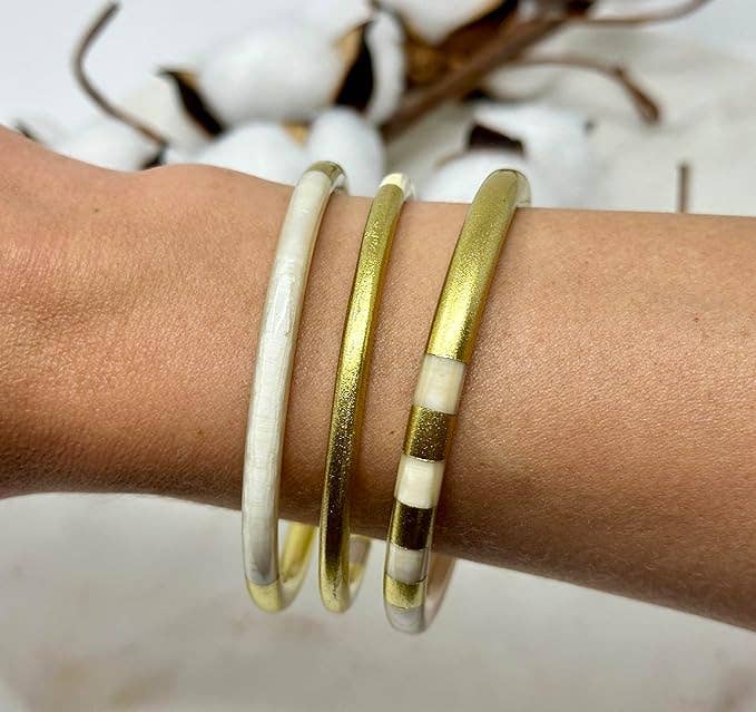 Maison Yvelise - Wholesale Bangle Bracelet - Thick and round gold buffalo horn bangles from Vietnam1