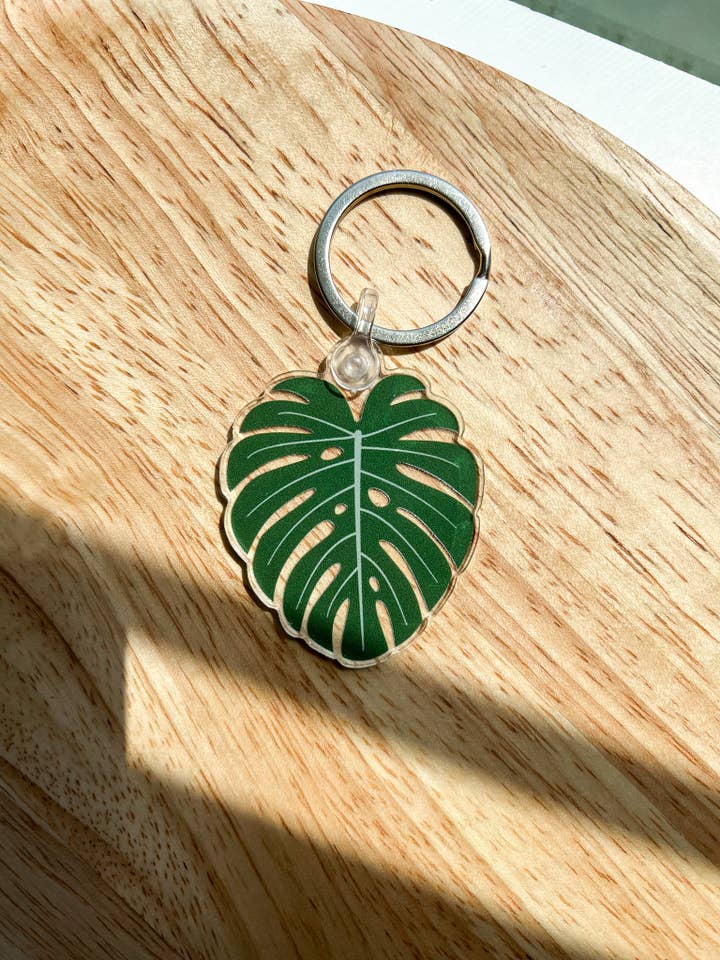 Monstera akryl nyckelring för wholesale av Nadia Design Co