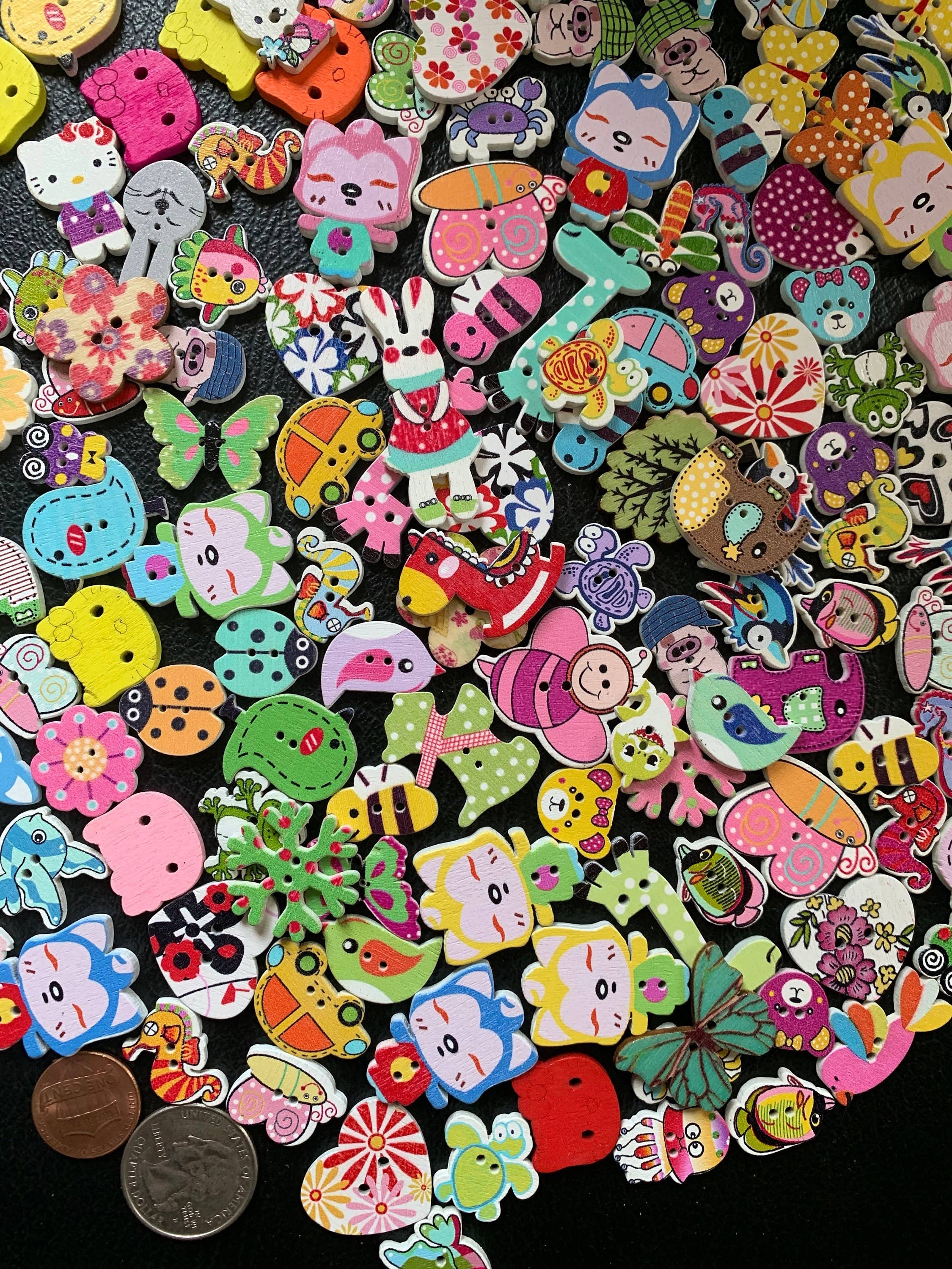 Magnifique Hearts - Wholesale Sewing Button/Snap - Wooden Buttons, 0.6-1.2 Inch, Character Cartoon Buttons, Ass0