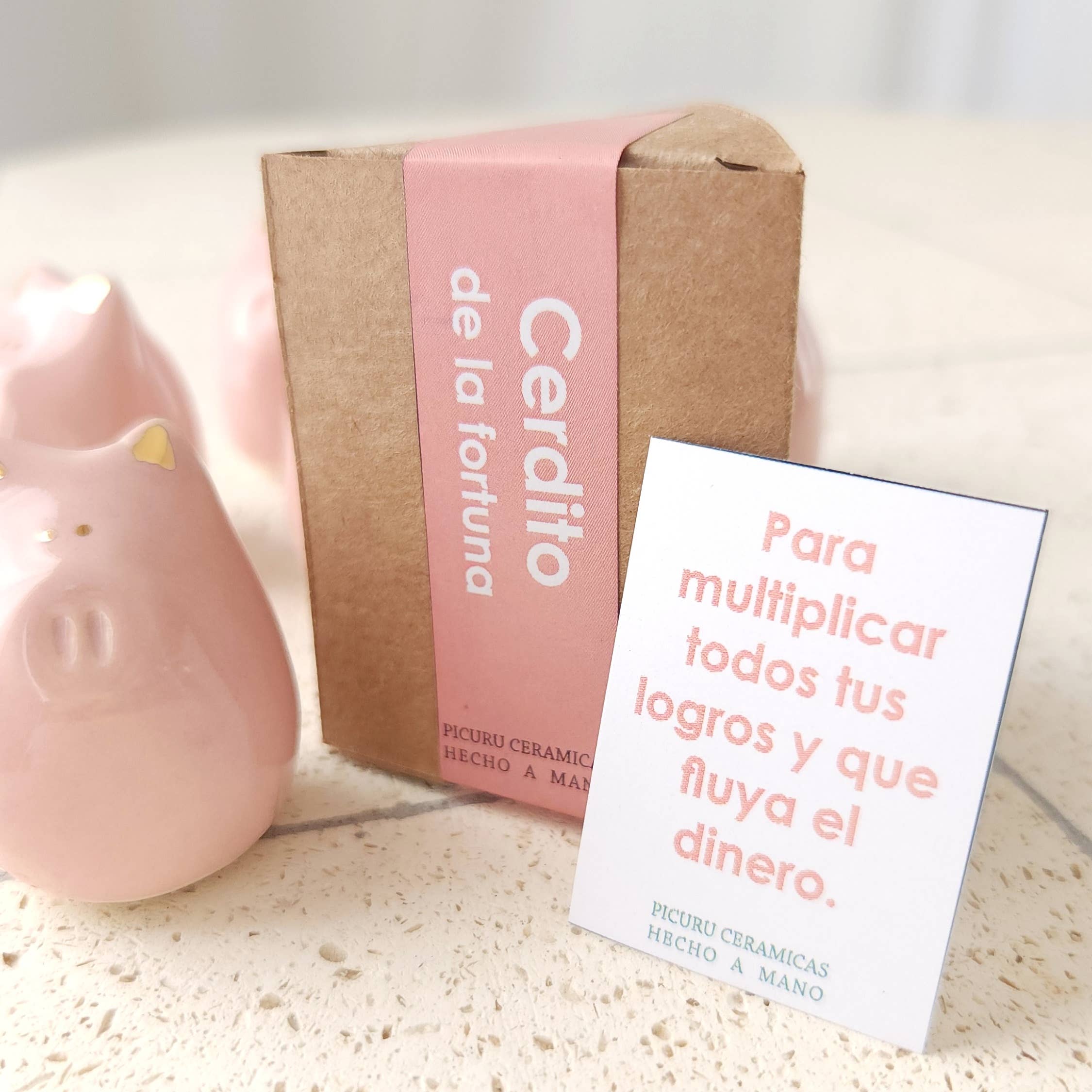 Picuru ceramicas – Großhandel Dekofigur – Glücks-Schwein Amulett mit goldener Glasur – 5 Sprachen6